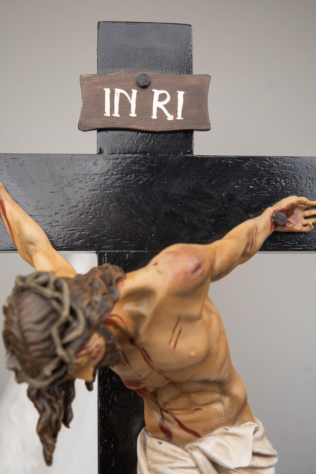 Catholic Crucifix Statue – Tabletop Standing Cross, Jesus Christ Crucifix, Religious Decor for Home Altar, Catholic Gift for Women