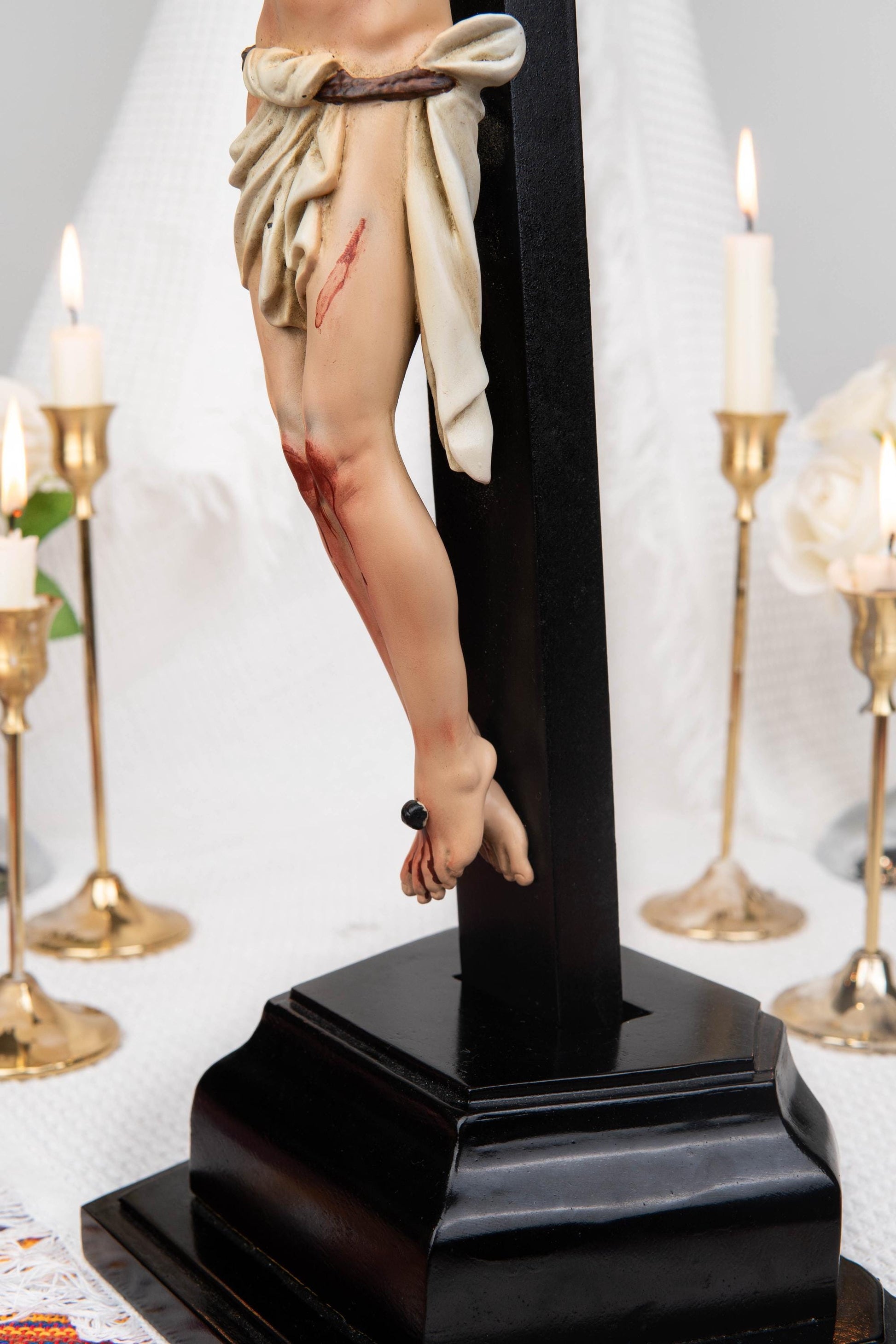 Hand-Painted Crucifix Statue – Jesus on the Cross