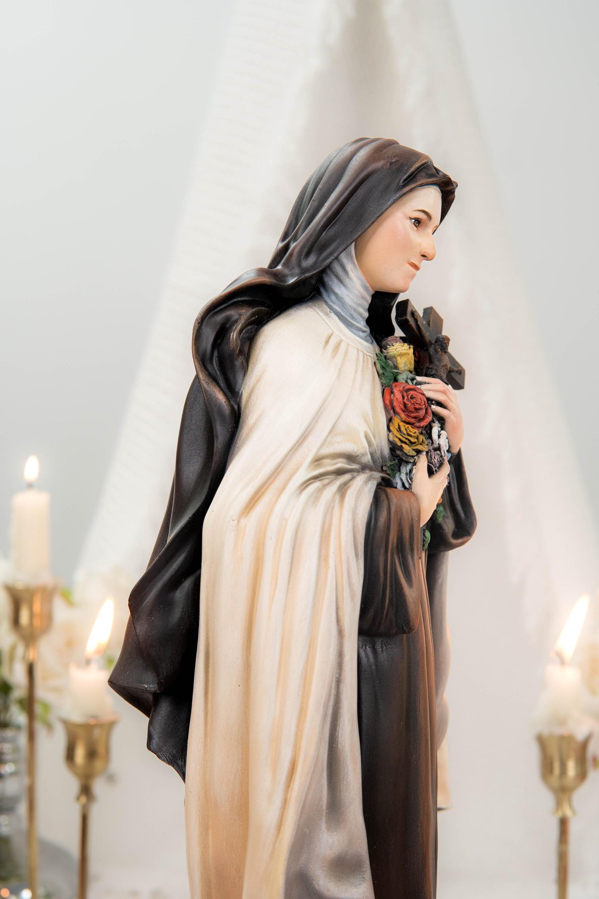 Hand-Painted Saint Thérèse Statue Catholic Figurine – Little Flower of Jesus Religious Decor, Prayer Statue for Home Altar Gift